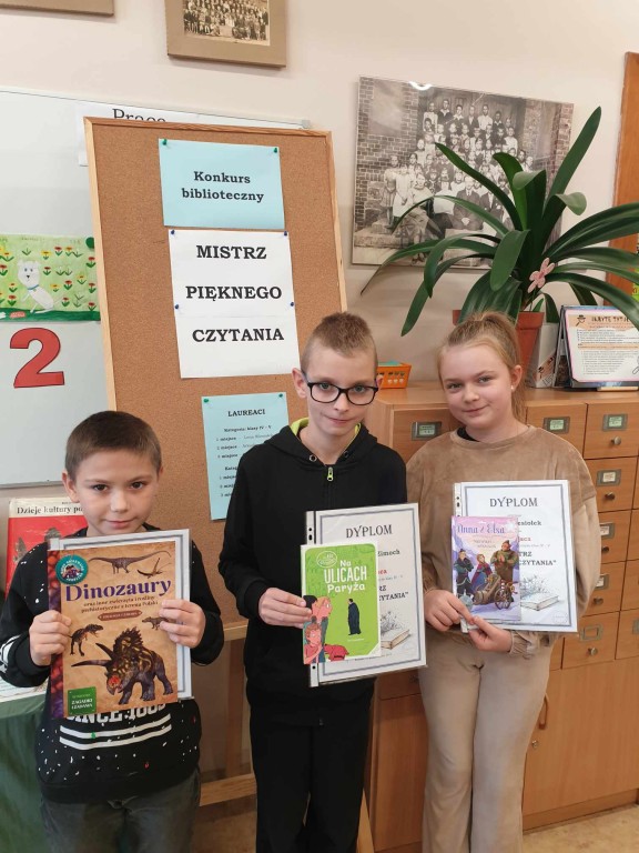 Konkurs  biblioteczny „Mistrz pięknego czytania” 