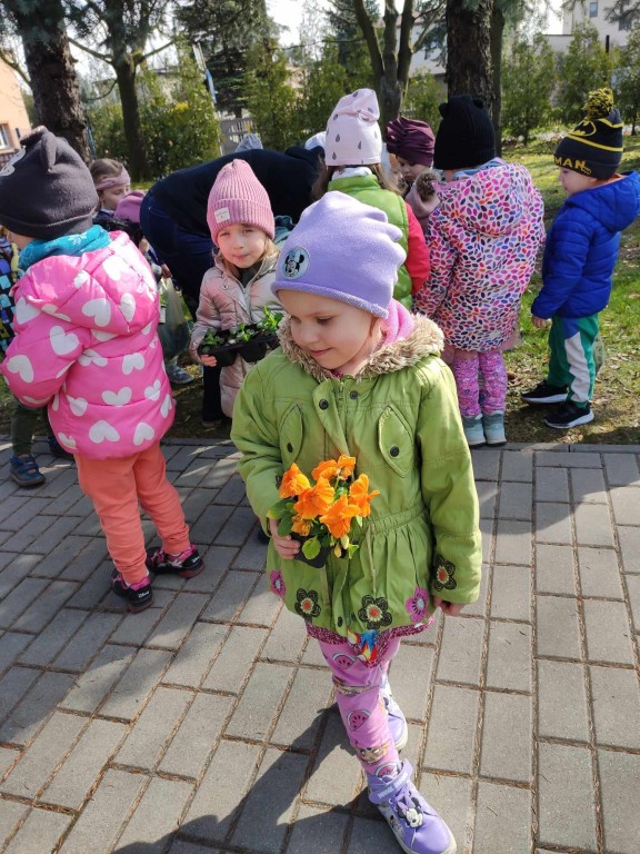 POWITANIE WIOSNY - SADZENIE KWIATÓW