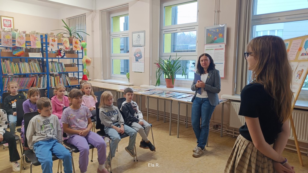 Pasowanie klas pierwszych na czytelnika biblioteki